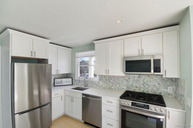 16 Overbrook Street, Riverhead, NY 11901