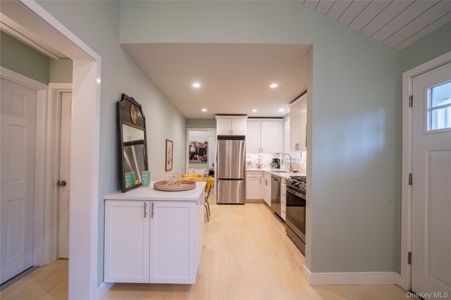 16 Overbrook Street, Riverhead, NY 11901