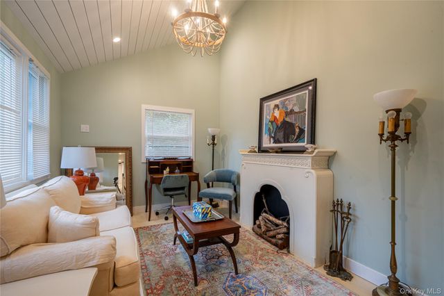 16 Overbrook Street, Riverhead, NY 11901