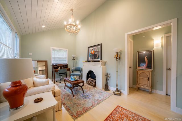 16 Overbrook Street, Riverhead, NY 11901