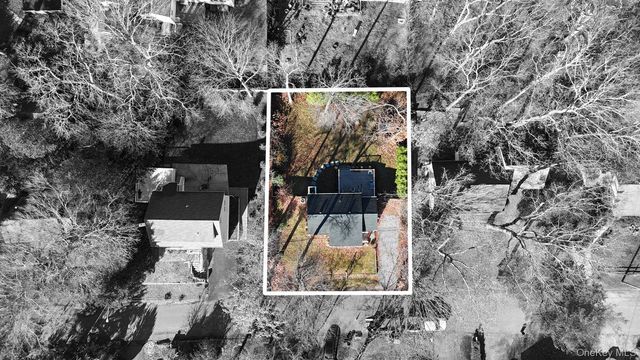 16 Overbrook Street, Riverhead, NY 11901