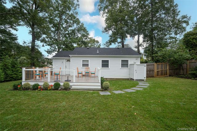 16 Overbrook Street, Riverhead, NY 11901