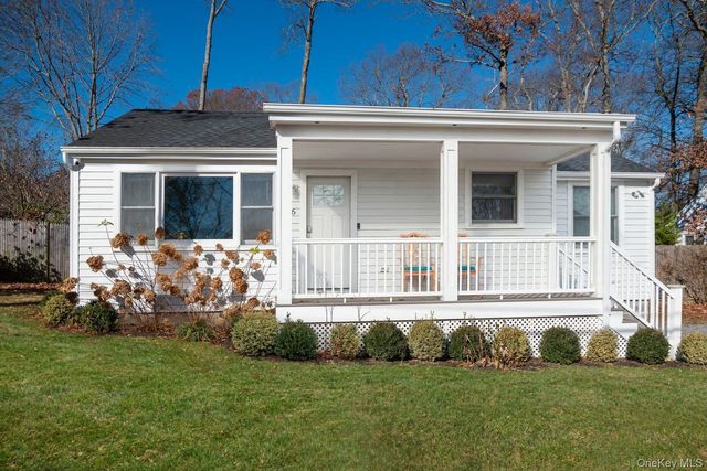 16 Overbrook Street, Riverhead, NY 11901