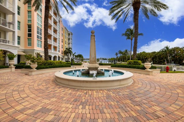 806 E Windward Way 213, Lantana, FL 33462