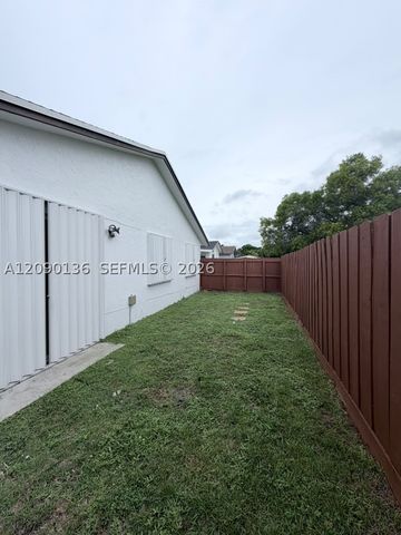 20924 Grouper Dr, Cutler Bay, FL 33189