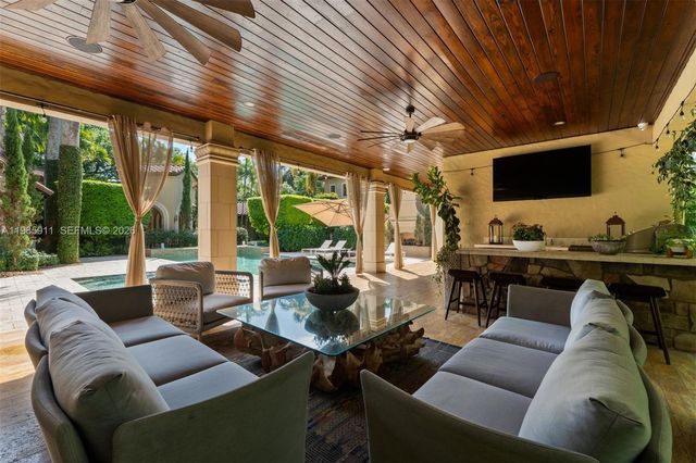 6201 SW 96th St, Pinecrest, FL 33156