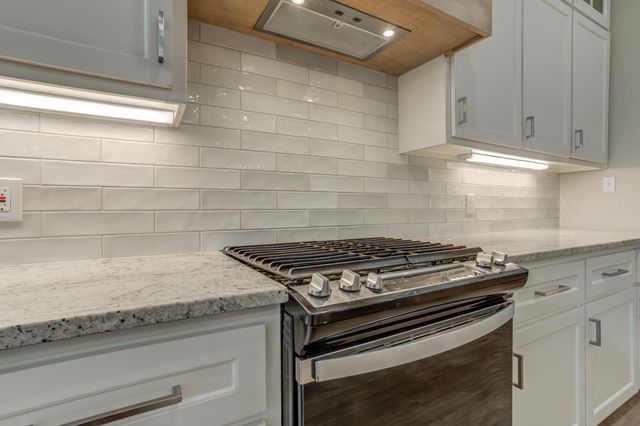 204 Joliet Avenue, Levelland, TX 79336