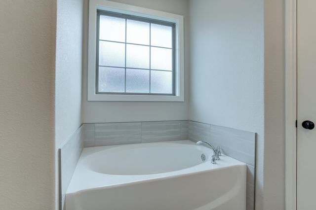 204 Joliet Avenue, Levelland, TX 79336