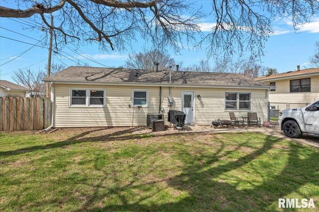 108 Glen Aire Drive, Springfield, IL 62703