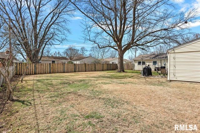 108 Glen Aire Drive, Springfield, IL 62703