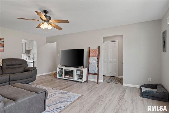 108 Glen Aire Drive, Springfield, IL 62703