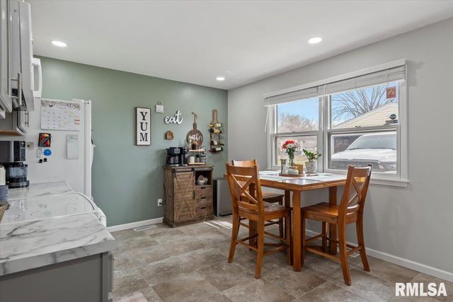 108 Glen Aire Drive, Springfield, IL 62703