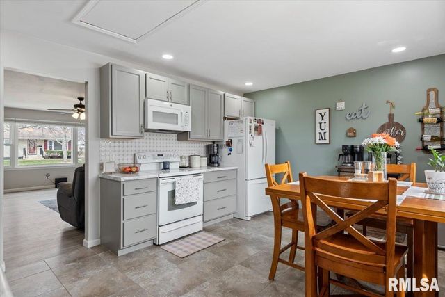 108 Glen Aire Drive, Springfield, IL 62703