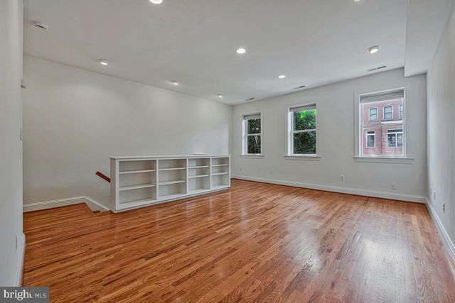 1233 4TH ST NW, Washington, DC 20001