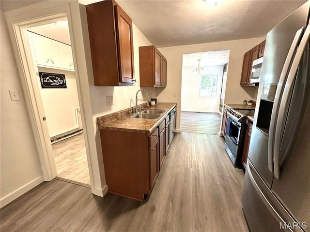 608 Devonshire Drive, Belleville, IL 62226