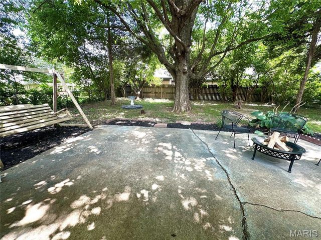 608 Devonshire Drive, Belleville, IL 62226