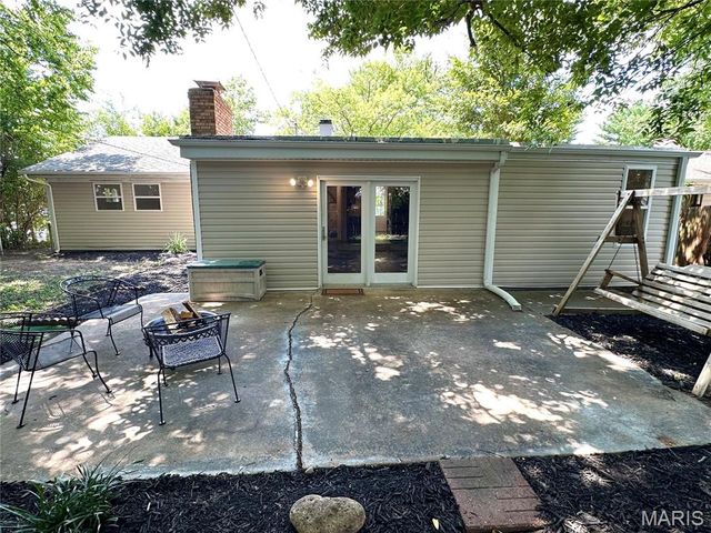 608 Devonshire Drive, Belleville, IL 62226