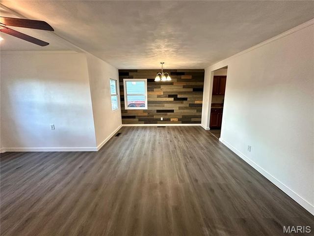 608 Devonshire Drive, Belleville, IL 62226