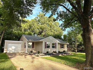 608 Devonshire Drive, Belleville, IL 62226