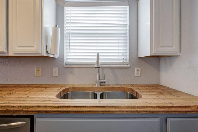 512 Dayflower Lane, Norman, OK 73069