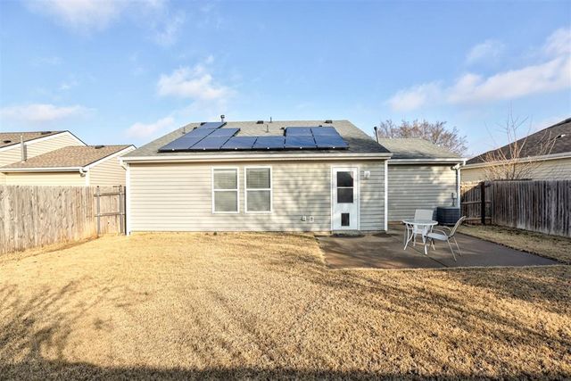 512 Dayflower Lane, Norman, OK 73069