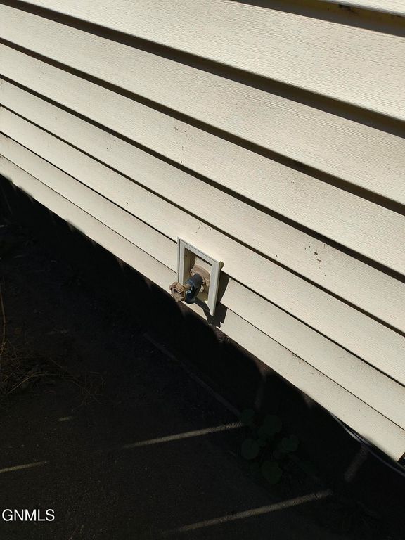 416 Main Street, Edgeley, ND 58433 photo 4