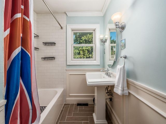 2424 Sherwood Road, Bexley, OH 43209