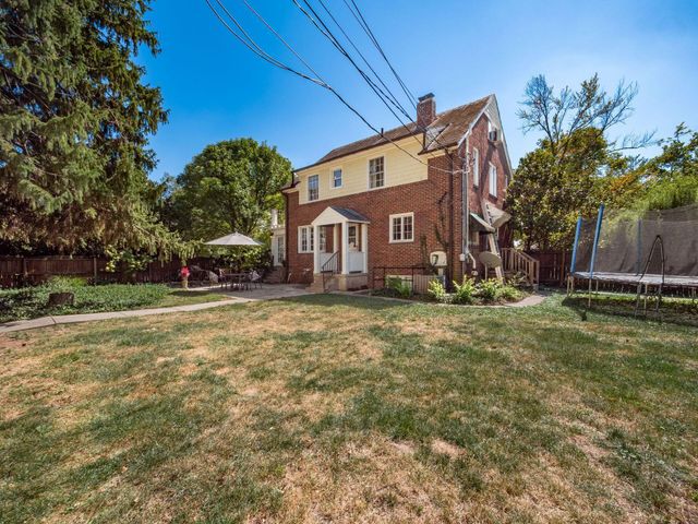 2424 Sherwood Road, Bexley, OH 43209