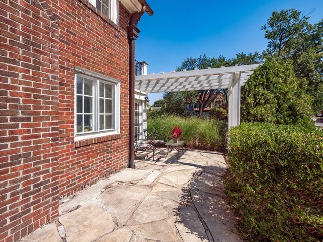 2424 Sherwood Road, Bexley, OH 43209