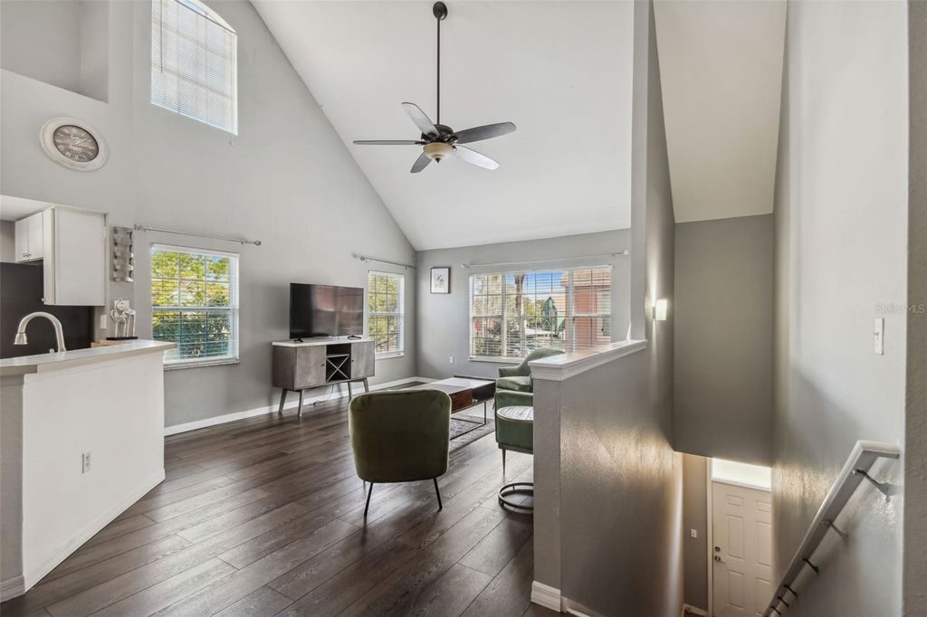 Image 12 of property listing at 10462 WHITE LAKE COURT, Tampa, FL 33626