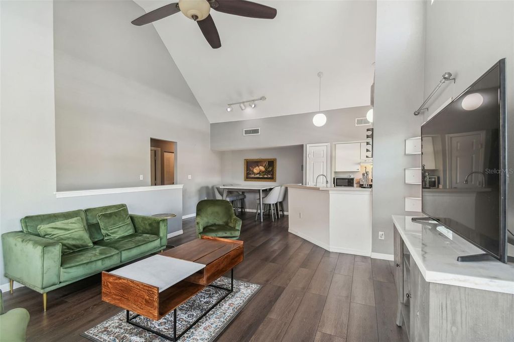 Image 4 of property listing at 10462 WHITE LAKE COURT, Tampa, FL 33626