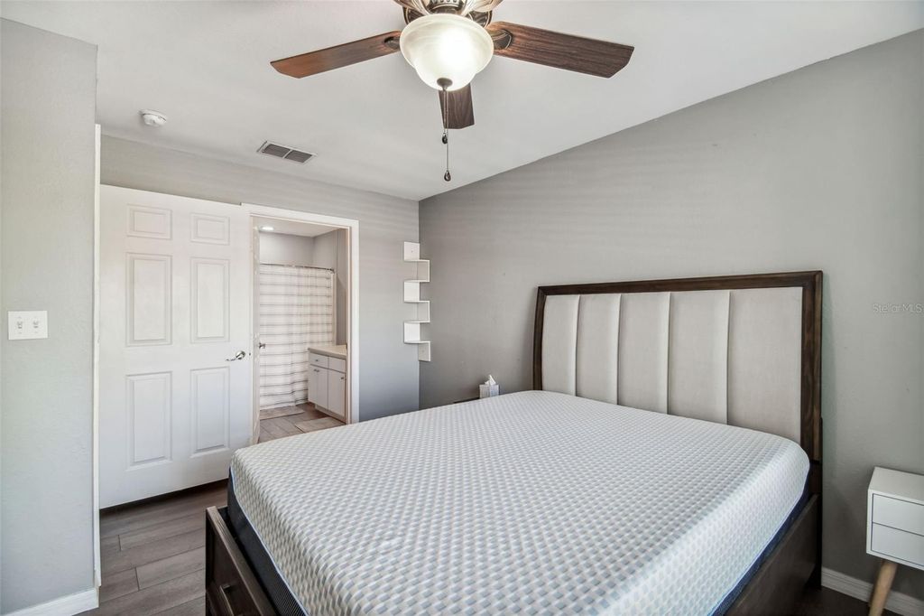 Image 31 of property listing at 10462 WHITE LAKE COURT, Tampa, FL 33626