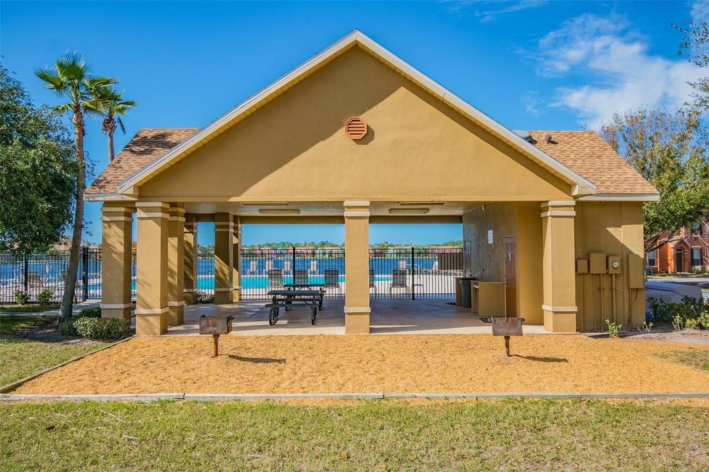 Image 36 of property listing at 10462 WHITE LAKE COURT, Tampa, FL 33626