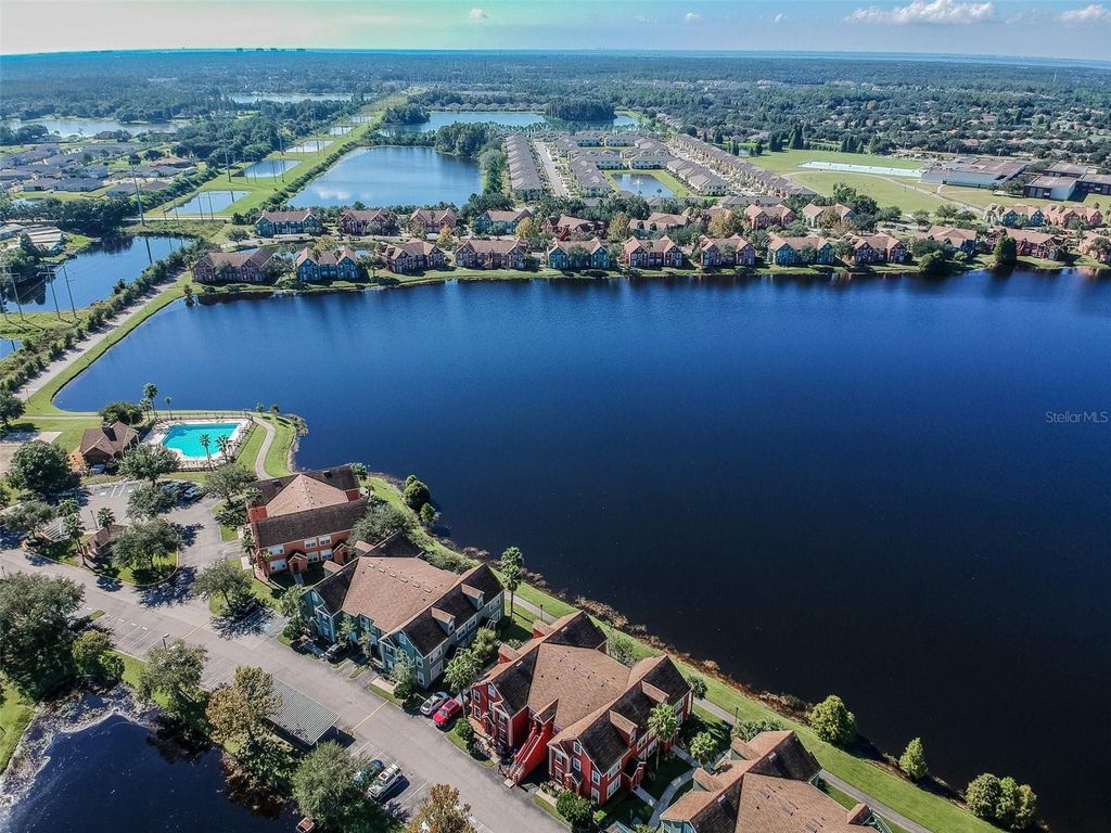 Image 50 of property listing at 10462 WHITE LAKE COURT, Tampa, FL 33626