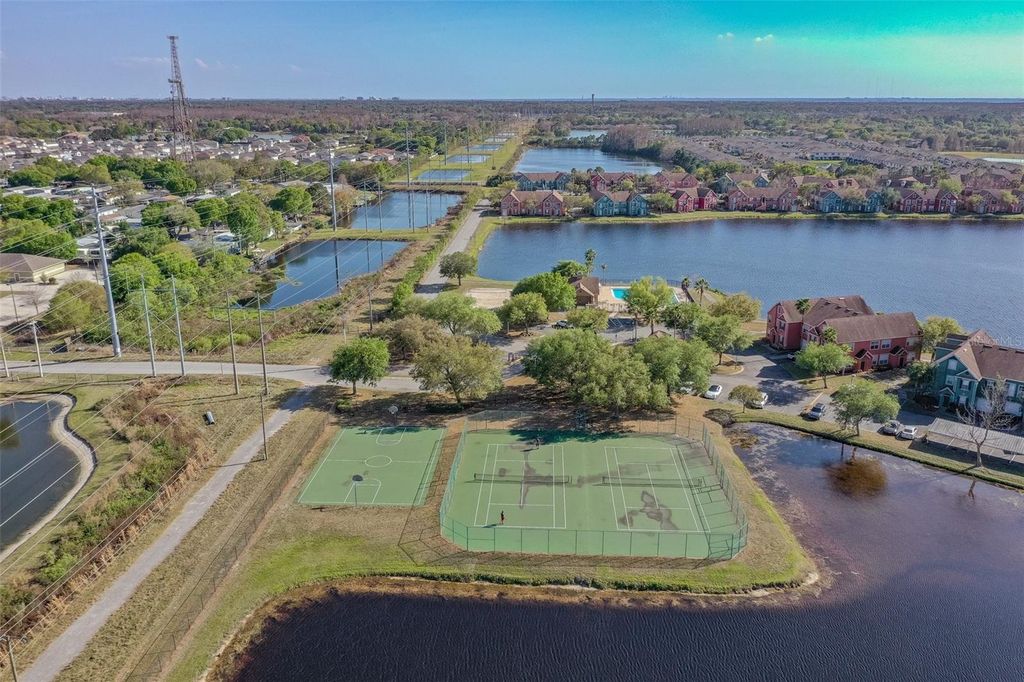 Image 52 of property listing at 10462 WHITE LAKE COURT, Tampa, FL 33626