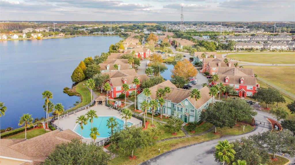 Image 53 of property listing at 10462 WHITE LAKE COURT, Tampa, FL 33626