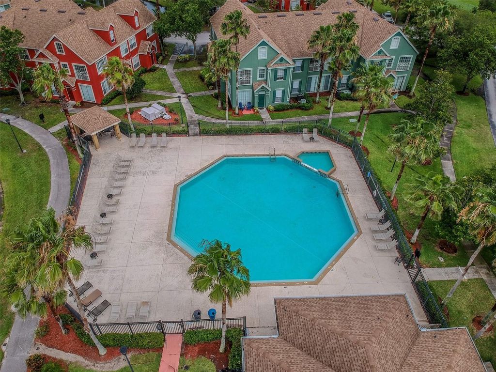 Image 55 of property listing at 10462 WHITE LAKE COURT, Tampa, FL 33626