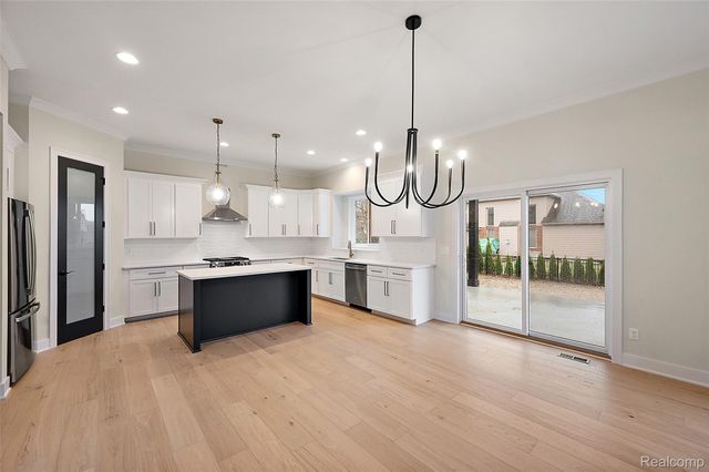 17000 Pienza Drive, Macomb Township, MI 48042