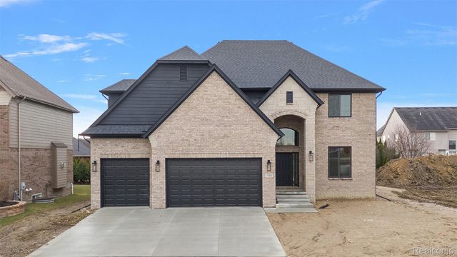 17000 Pienza Drive, Macomb Township, MI 48042