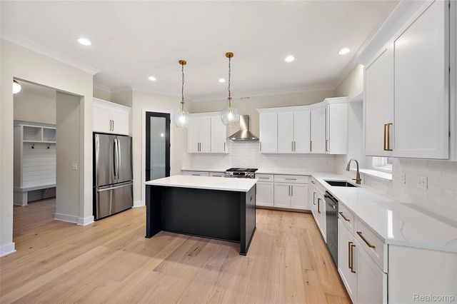 17000 Pienza Drive, Macomb Township, MI 48042