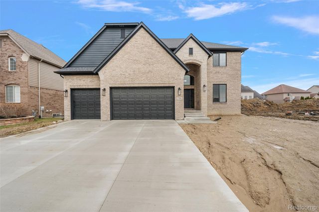 17000 Pienza Drive, Macomb Township, MI 48042