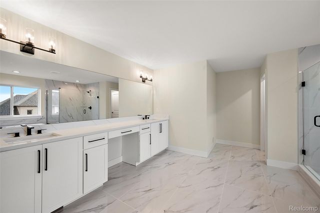 17000 Pienza Drive, Macomb Township, MI 48042