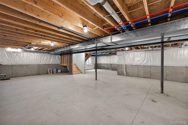 17000 Pienza Drive, Macomb Township, MI 48042