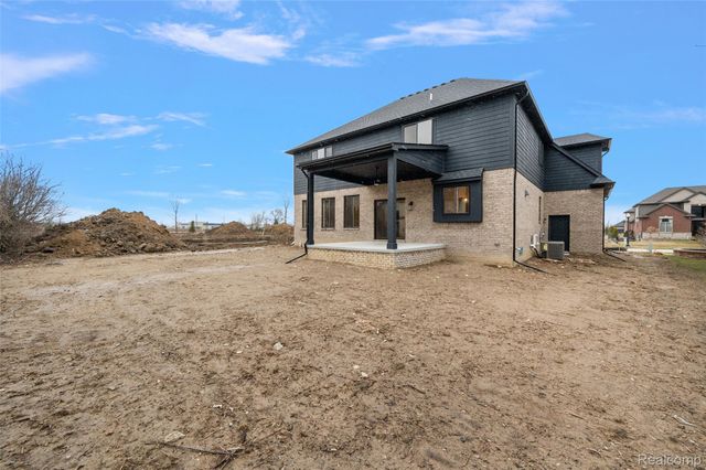 17000 Pienza Drive, Macomb Township, MI 48042