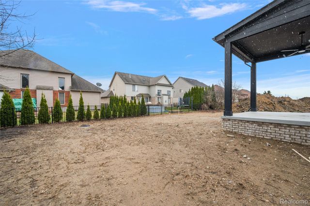 17000 Pienza Drive, Macomb Township, MI 48042