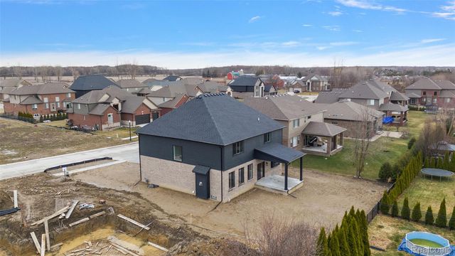 17000 Pienza Drive, Macomb Township, MI 48042