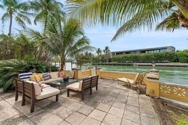 4812 Pine Tree Dr 206, Miami Beach, FL 33140