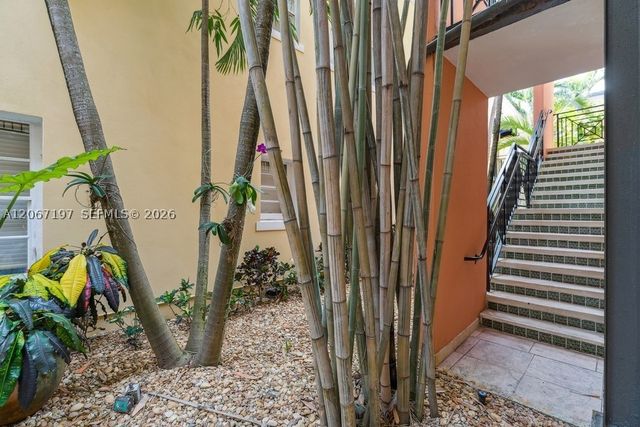 4812 Pine Tree Dr 206, Miami Beach, FL 33140