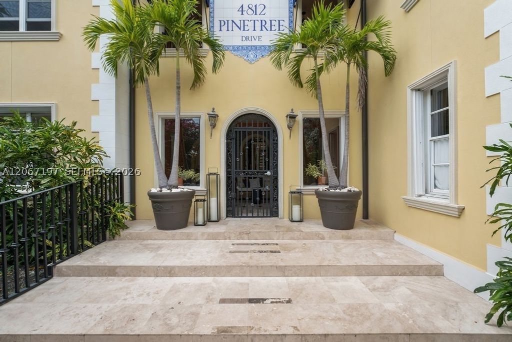 4812 Pine Tree Dr 206, Miami Beach, FL 33140