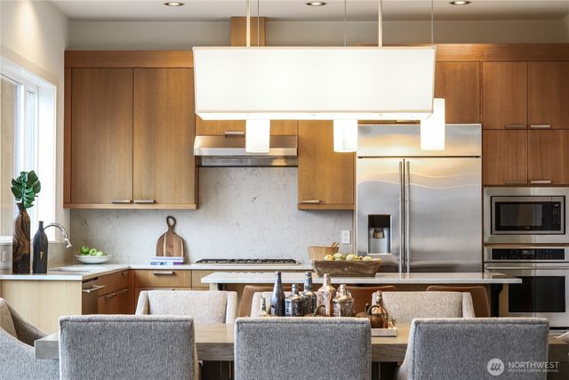 3037 NE Harrison Drive, Issaquah, WA 98029